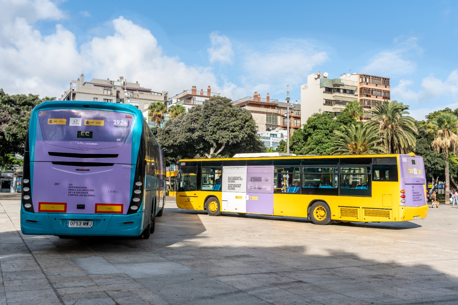 Foto de dos guaguas de la campaña